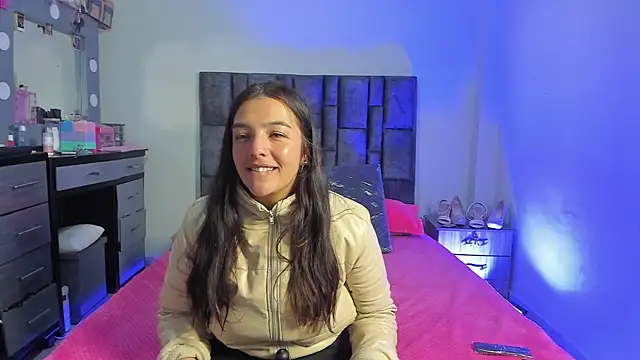 Esmeraldaa- online show from 29, 11, 2025