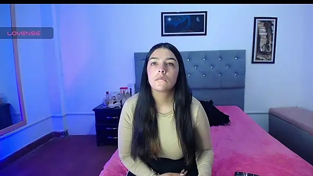 Esmeraldaa- online show from 20, 9, 2025