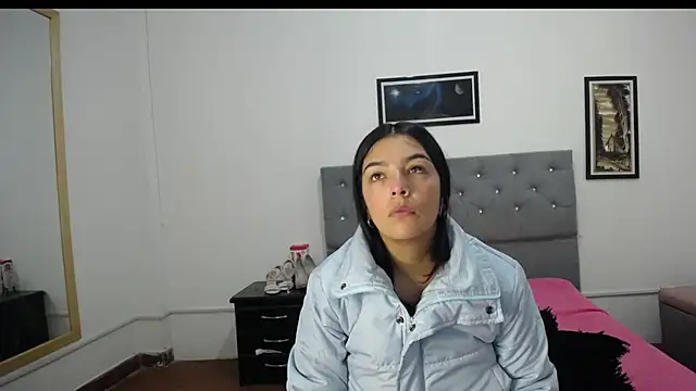 Esmeraldaa- online show from 22, 9, 2025