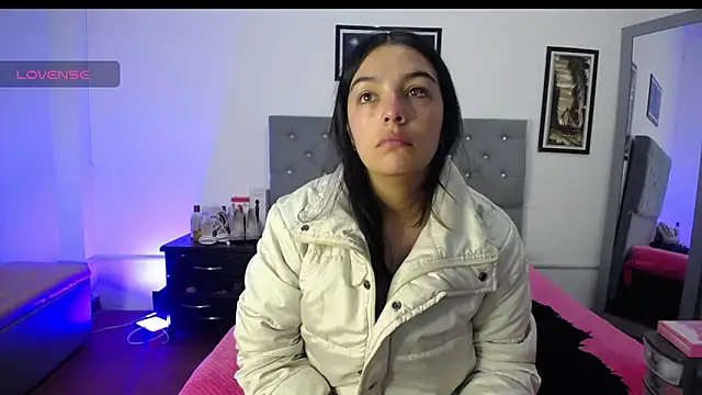 Esmeraldaa- online show from 9, 9, 2025