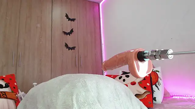 Emma Glutton online show from 24, 10, 2025