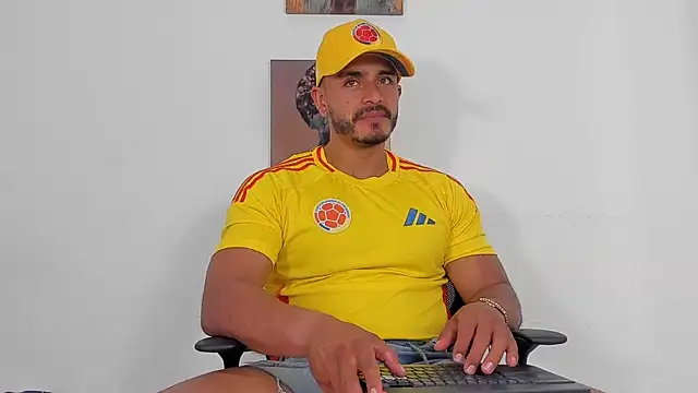 Snapshot of magnusclark chatting on 4, 6, 2026 magnusclark online show from 4, 6, 2026