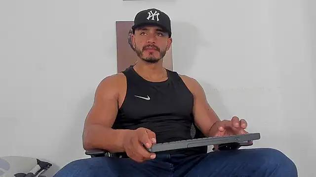 Snapshot of magnusclark chatting on 6, 6, 2026 magnusclark online show from 6, 6, 2026