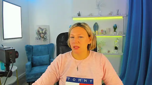 NinaStarle online show from 12, 10, 2025