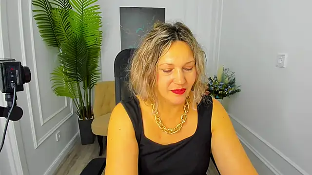 NinaStarle online show from 13, 11, 2025