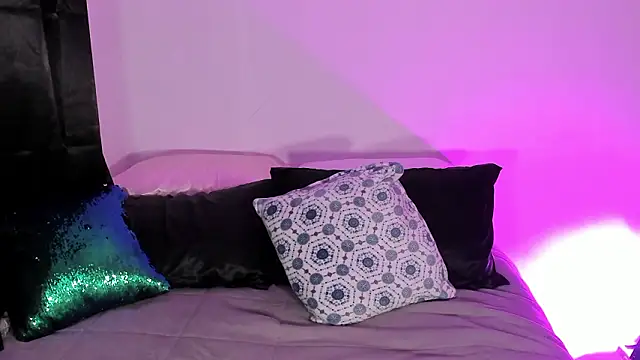 Londonttipton online show from 5, 2, 2026