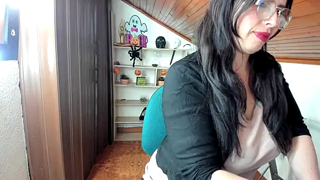 katherine blair online show from 29, 10, 2025