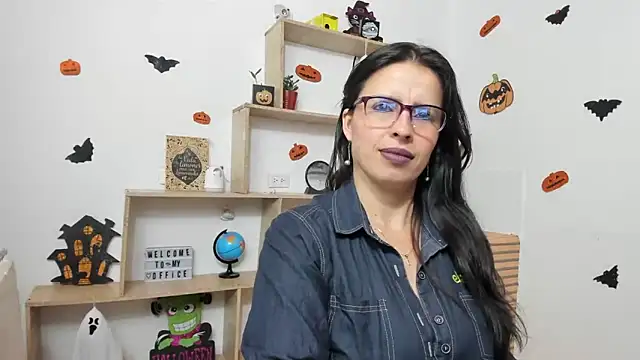 katherine blair online show from 24, 10, 2025