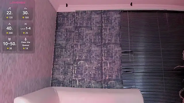 NathalyLeen online show from 15, 10, 2025