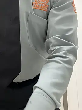 Manu0586 online show from 9, 4, 2026