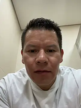 Manu0586 online show from 5, 2, 2026