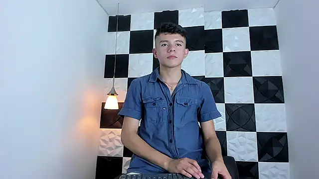 Snapshot of AndyFame1 chatting on 8, 11, 2025 AndyFame1 online show from 8, 11, 2025