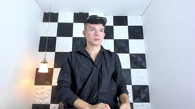 Snapshot of AndyFame1 chatting on 12, 11, 2025 AndyFame1 online show from 12, 11, 2025