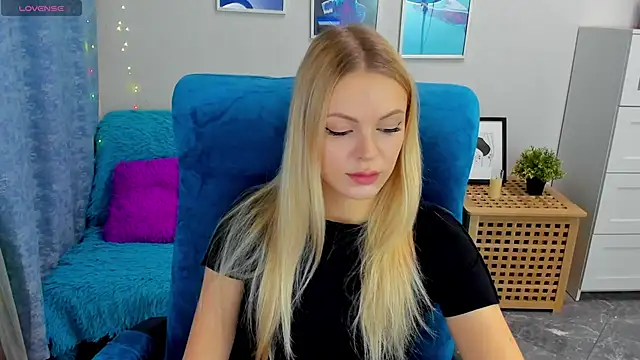 KatherineePierce online show from 7, 11, 2025