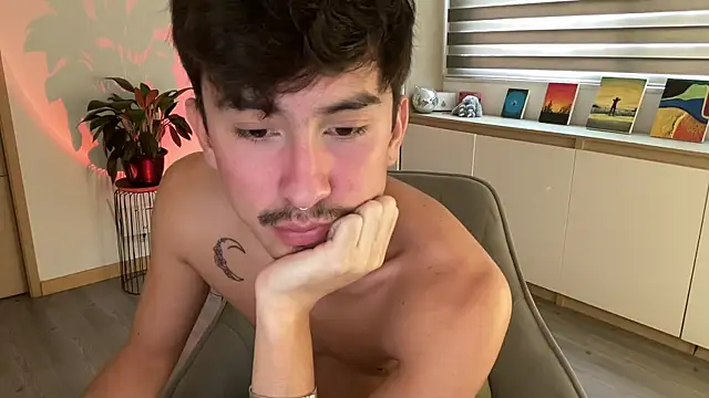 sweettaaron01 online show from 24, 10, 2025