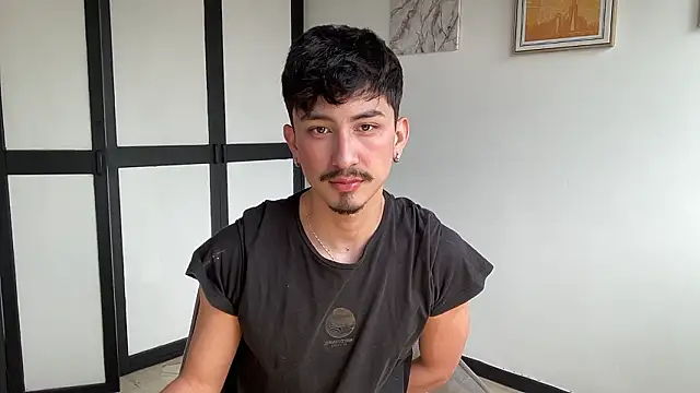 sweettaaron01 online show from 24, 2, 2026