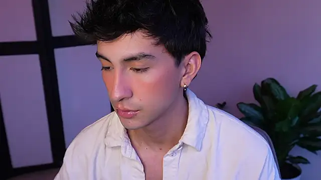 Snapshot of sweettaaron01 chatting on 7, 6, 2026 sweettaaron01 online show from 7, 6, 2026