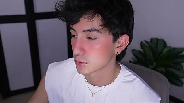 Snapshot of sweettaaron01 chatting on 26, 6, 2026 sweettaaron01 online show from 26, 6, 2026