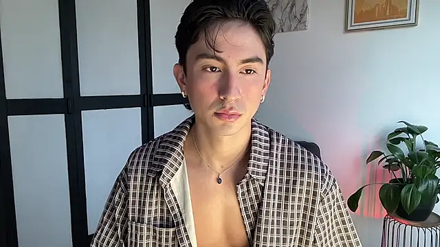 sweettaaron01 online show from 20, 4, 2026