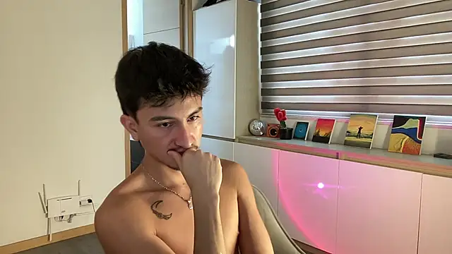 sweettaaron01 online show from 13, 12, 2025