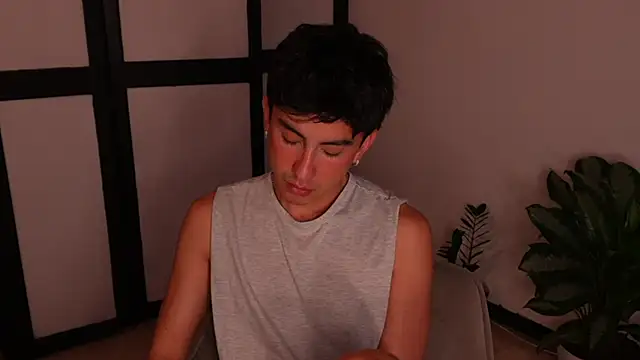 Snapshot of sweettaaron01 chatting on 19, 6, 2026 sweettaaron01 online show from 19, 6, 2026
