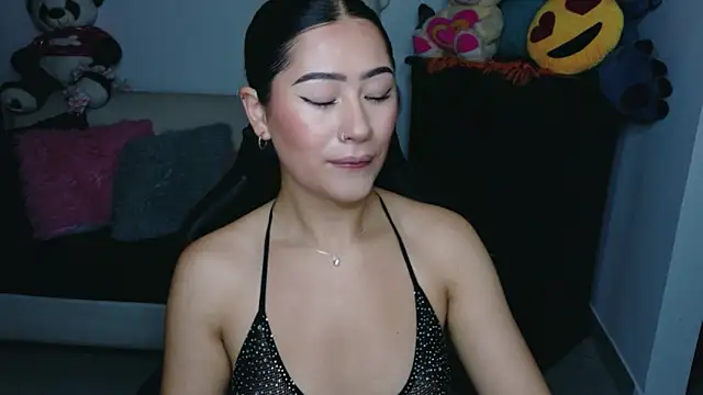 evelyn ch  online show from 25, 10, 2025