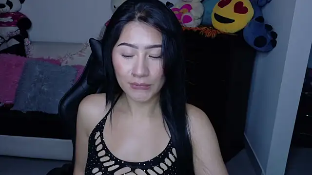 evelyn ch  online show from 17, 10, 2025