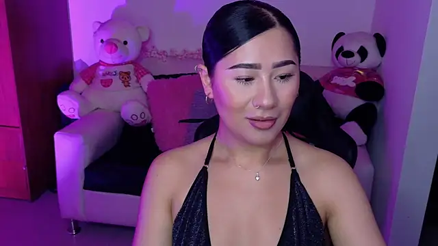 evelyn ch  online show from 6, 11, 2025