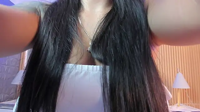 freyja sweet  online show from 19, 9, 2025