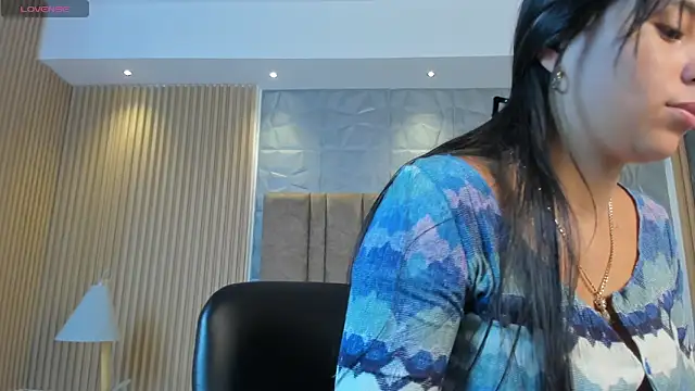 freyja sweet  online show from 9, 9, 2025