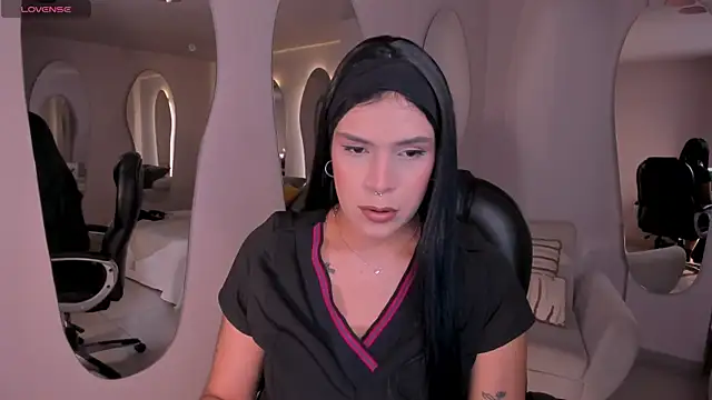 SarahYates online show from 13, 4, 2026