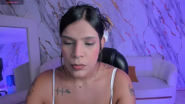 SarahYates online show from 25, 7, 2026