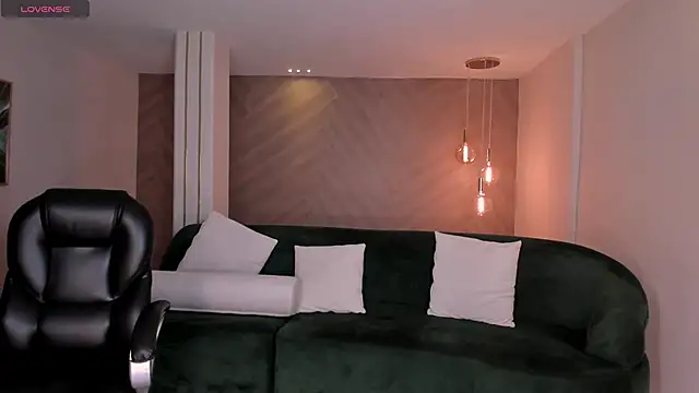 SarahYates online show from 23, 4, 2026