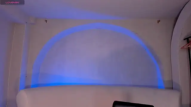 IsabellaMoreau online show from 12, 3, 2026