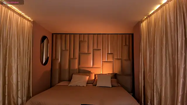 IsabellaMoreau online show from 4, 11, 2025