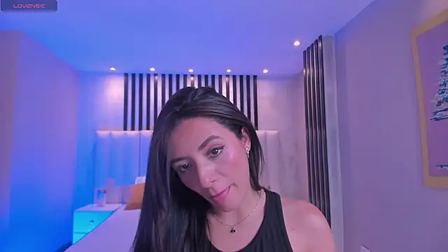 IsabellaMoreau online show from 13, 10, 2025