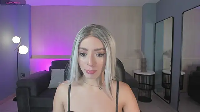 IsabellaMoreau online show from 7, 5, 2026