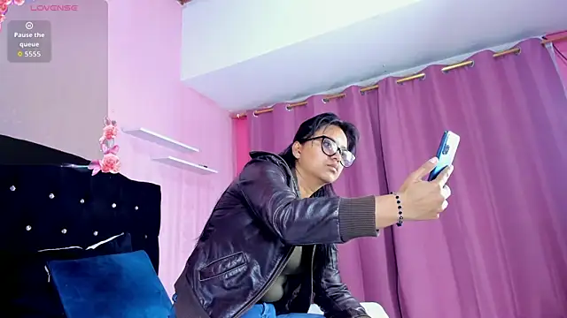 Azul Moon online show from 11, 11, 2025