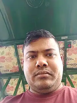 Snapshot of CatchingBouquet chatting on 25, 11, 2025 CatchingBouquet online show from 25, 11, 2025