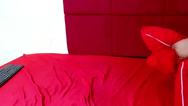 HugeTitisxx online show from 9, 1, 2026