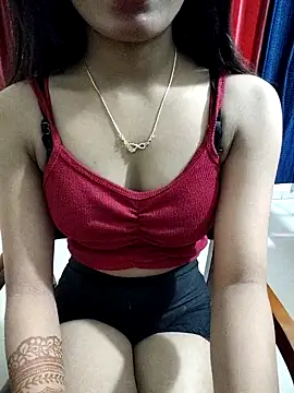 Charming Glow online show from 19, 9, 2025