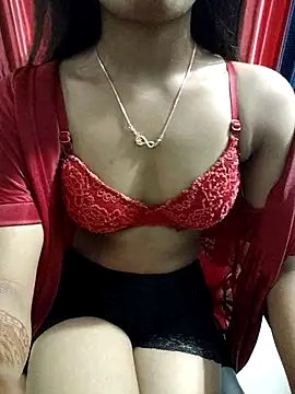 Charming Glow online show from 18, 9, 2025