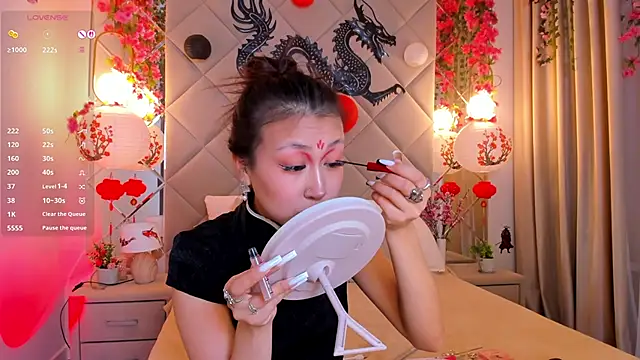 Nelly Kimm online show from 19, 11, 2025