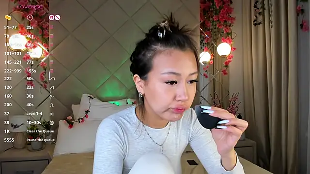 Nelly Kimm online show from 26, 11, 2025