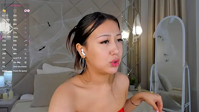 Nelly Kimm online show from 30, 10, 2025