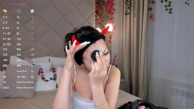 Nelly Kimm online show from 27, 11, 2025