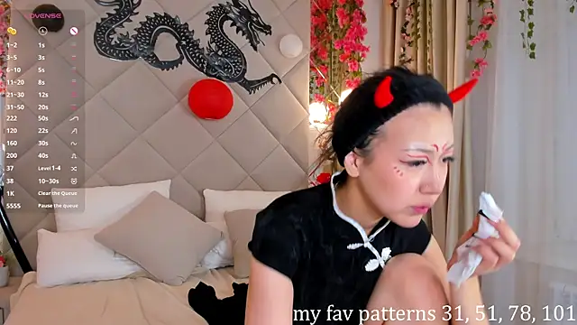 Nelly Kimm online show from 20, 11, 2025