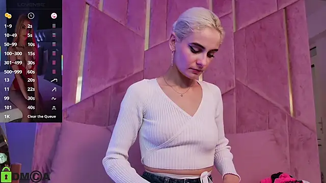 SelenaDaze online show from 4, 11, 2025