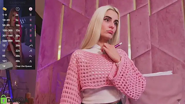 SelenaDaze online show from 13, 11, 2025