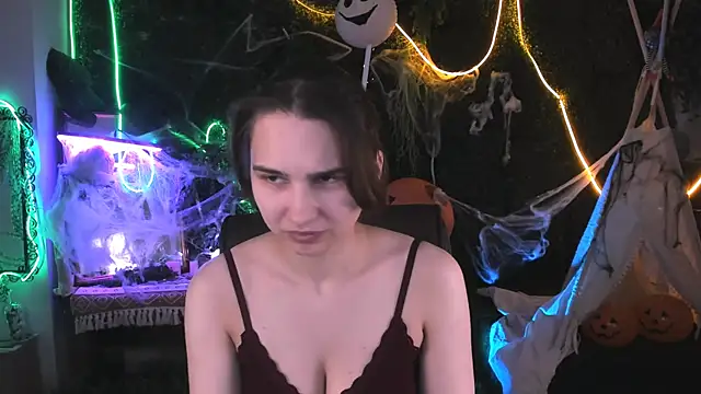 TessaMill online show from 27, 10, 2025